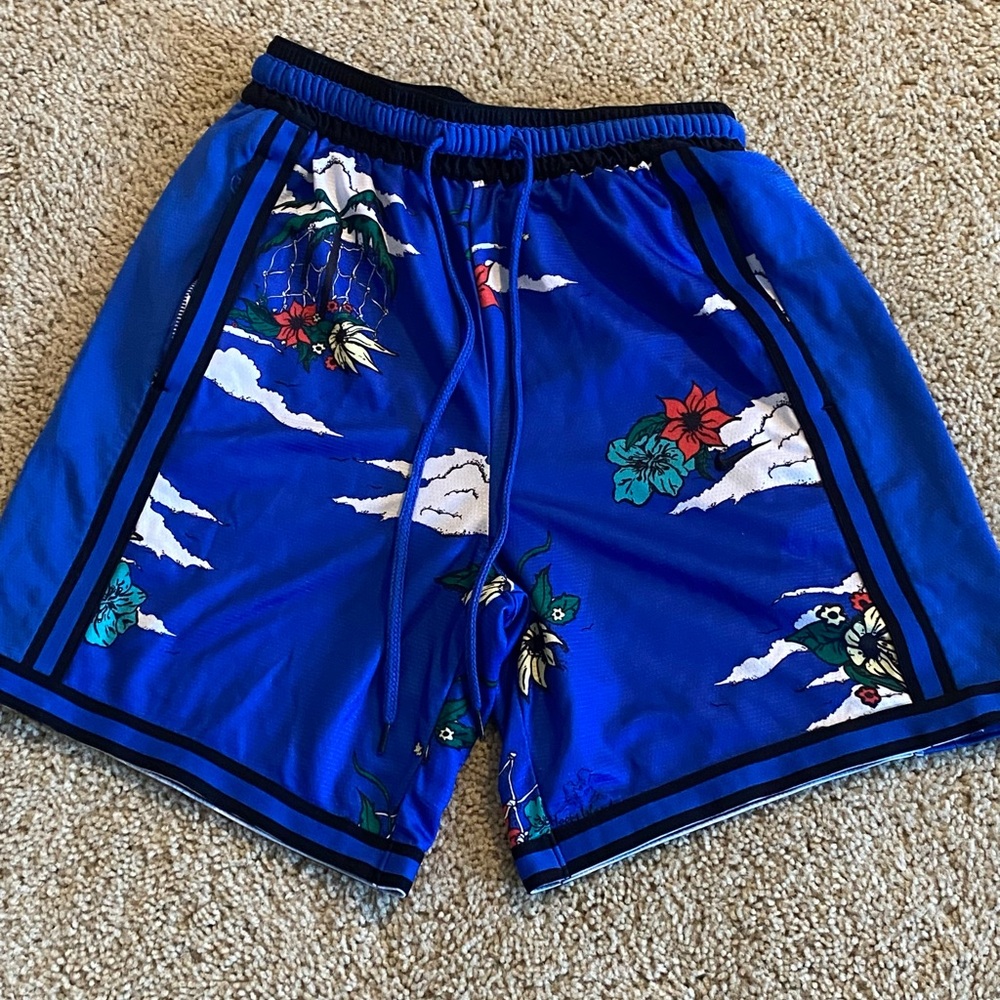 Nike Basketball shorts ~ men’s size small